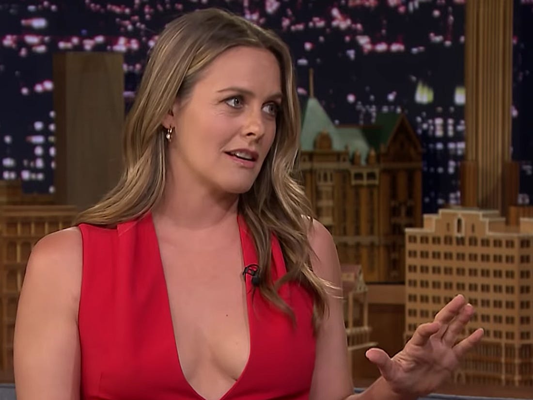 Alicia Silverstone Wiki, Bio, Age, Net Worth, and Other Facts