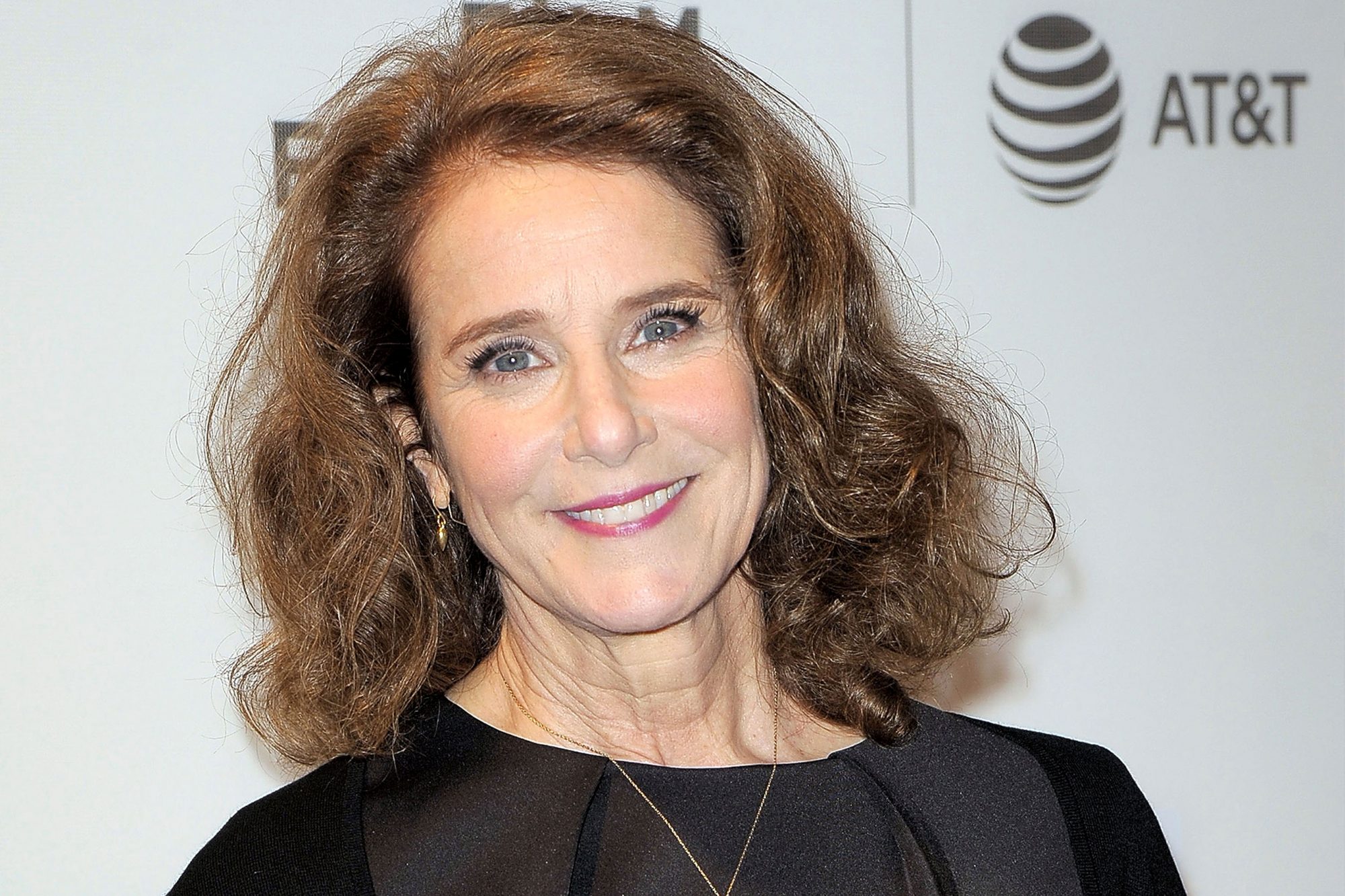 Debra Winger Wiki, Bio, Age, Net Worth, and Other Facts - FactsFive.